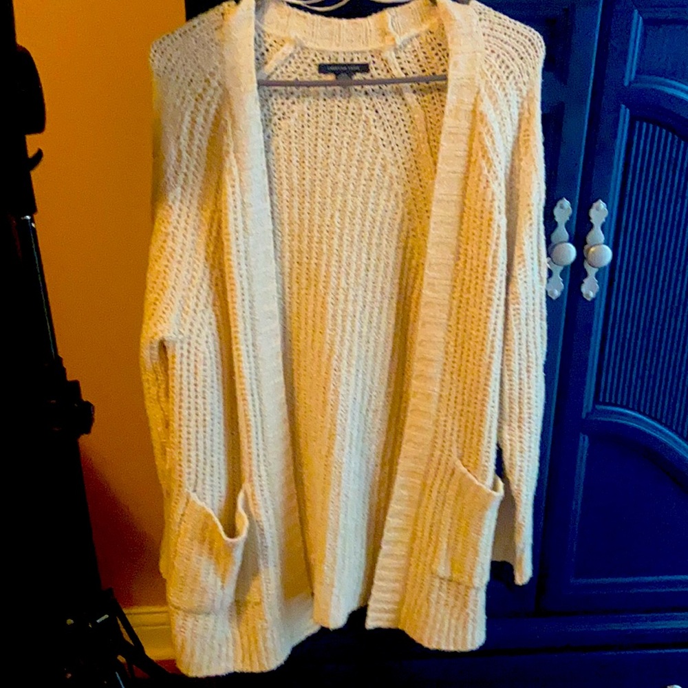 American Eagle cream cardigan , excellent condition.